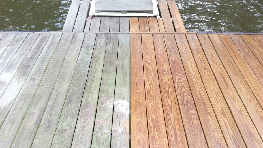 before and after photo of deck cleaning